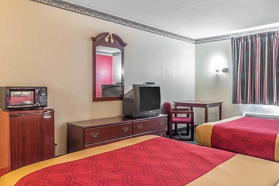 Econo Lodge Airport