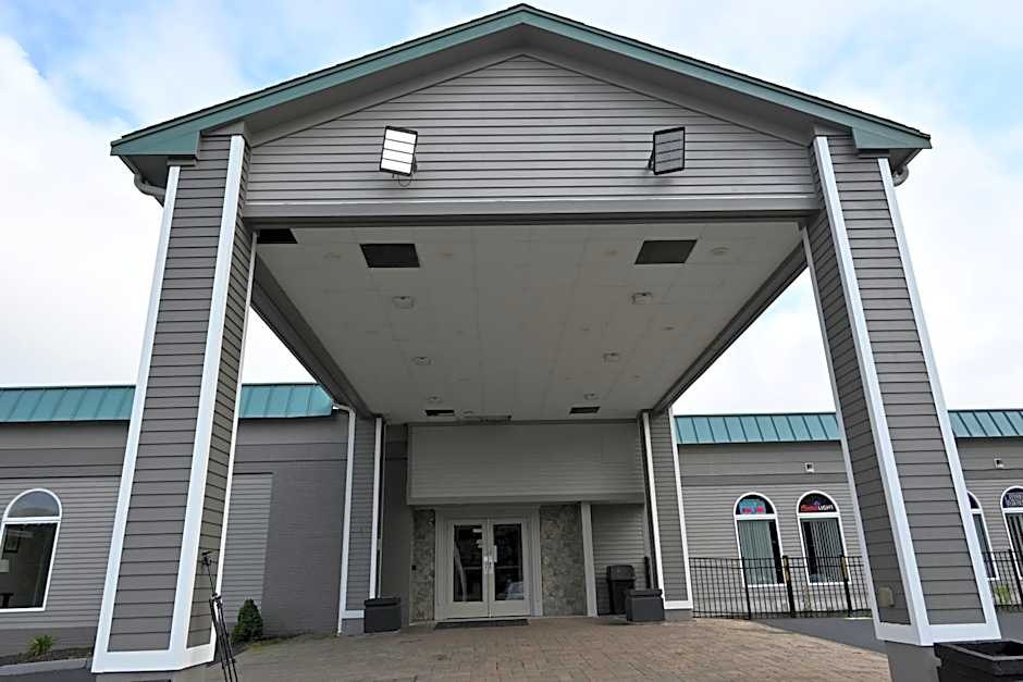 Whalers Inn and Suites