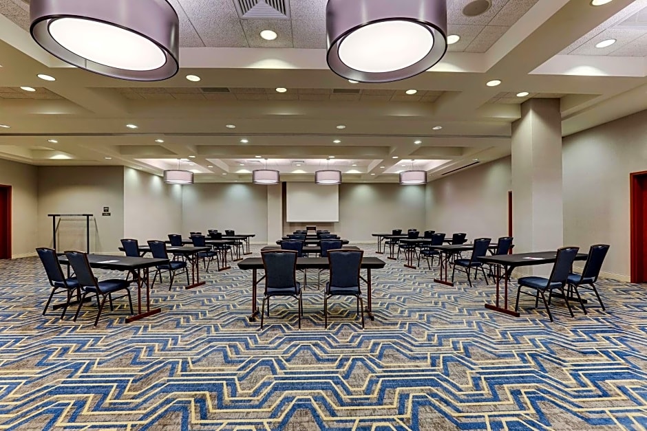 Drury Inn & Suites Arnold