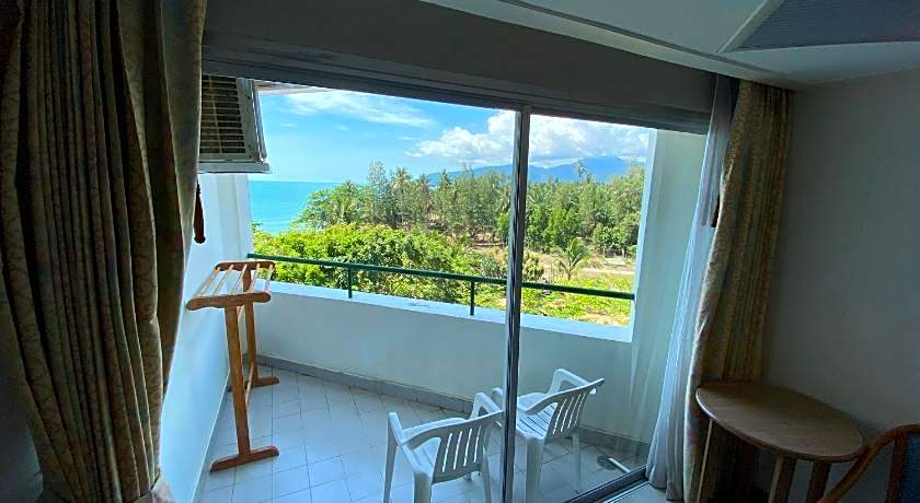 Khanom Golden Beach Hotel