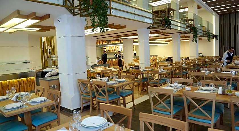 Golden Tulip Serenada Hamra Hotel