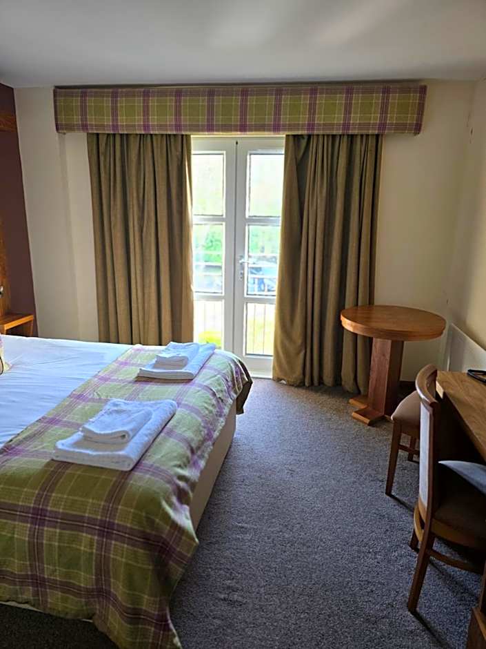 The Gilvenbank Hotel