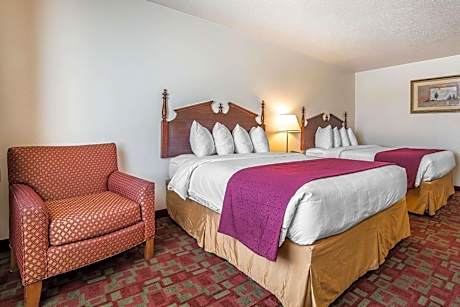Queen Room with Two Queen Beds - Accessible/Non-Smoking