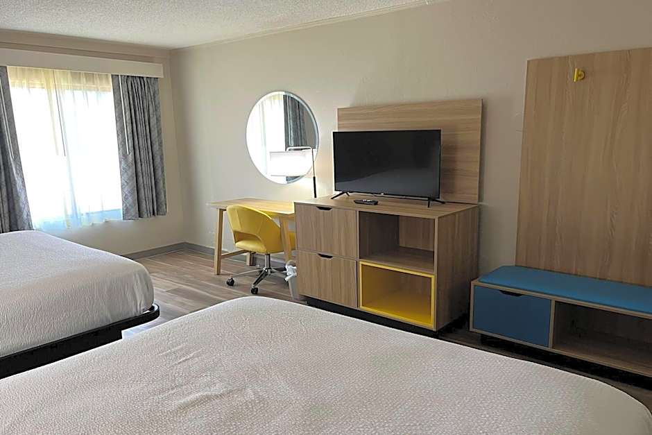 Days Inn by Wyndham Norman