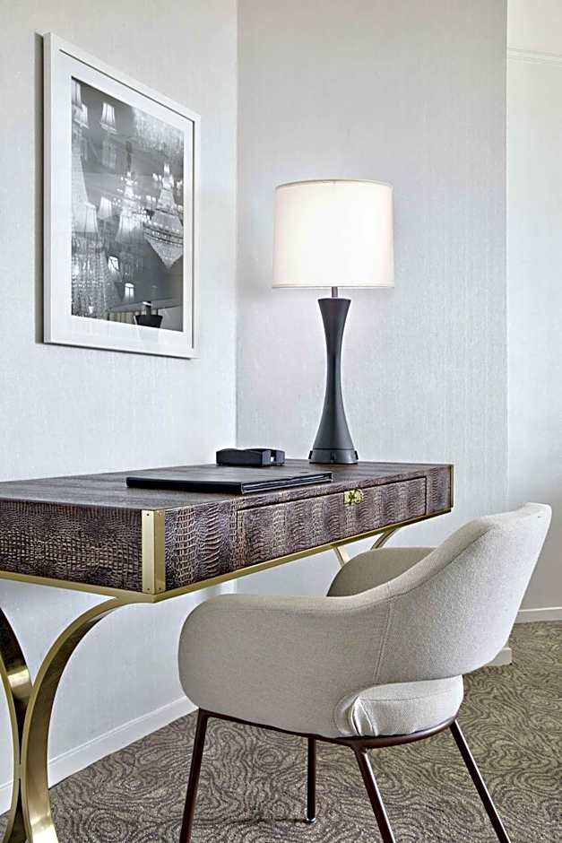 Amway Grand Plaza Hotel, Curio Collection by Hilton