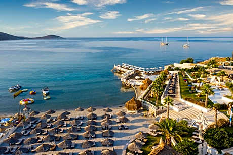 Design Plus Seya Beach Hotel