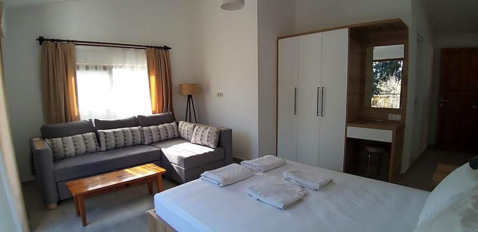 Lindos Pension