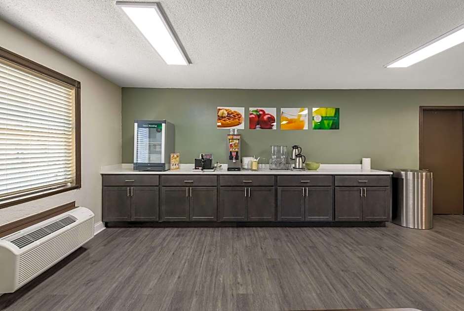 Quality Inn Saint Louis Airport