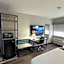 La Quinta Inn & Suites by Wyndham Auburn Worcester