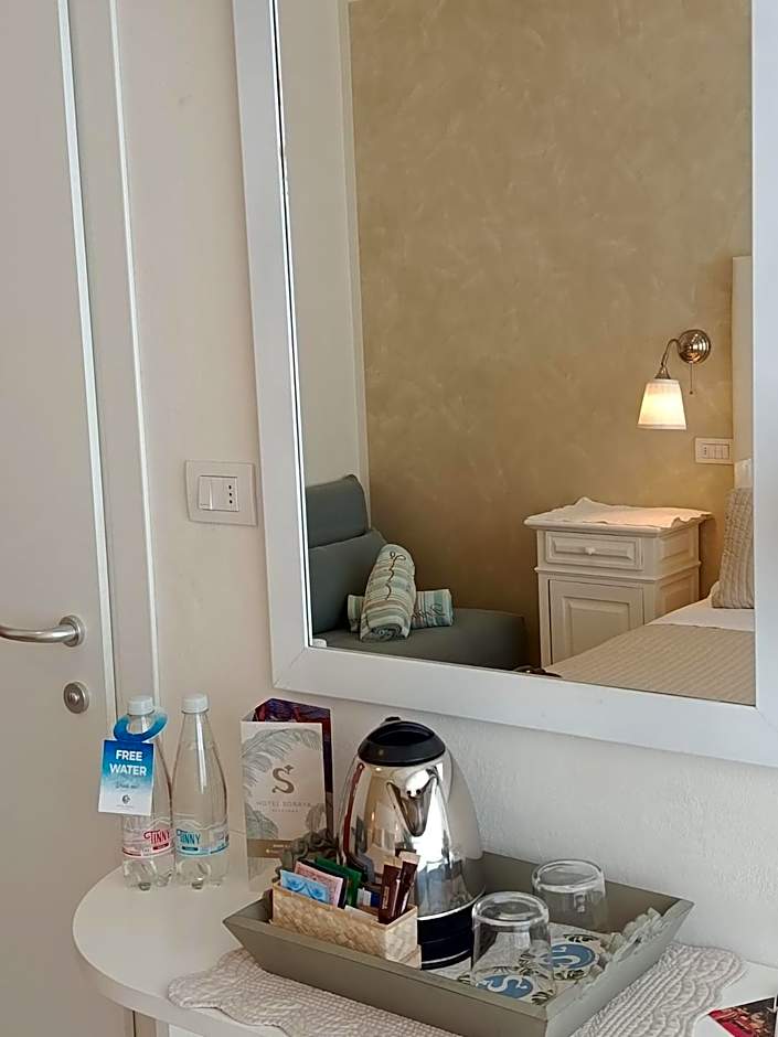 Hotel Soraya - Spiaggia Sawasdee with Beach, Restaurant & Parking
