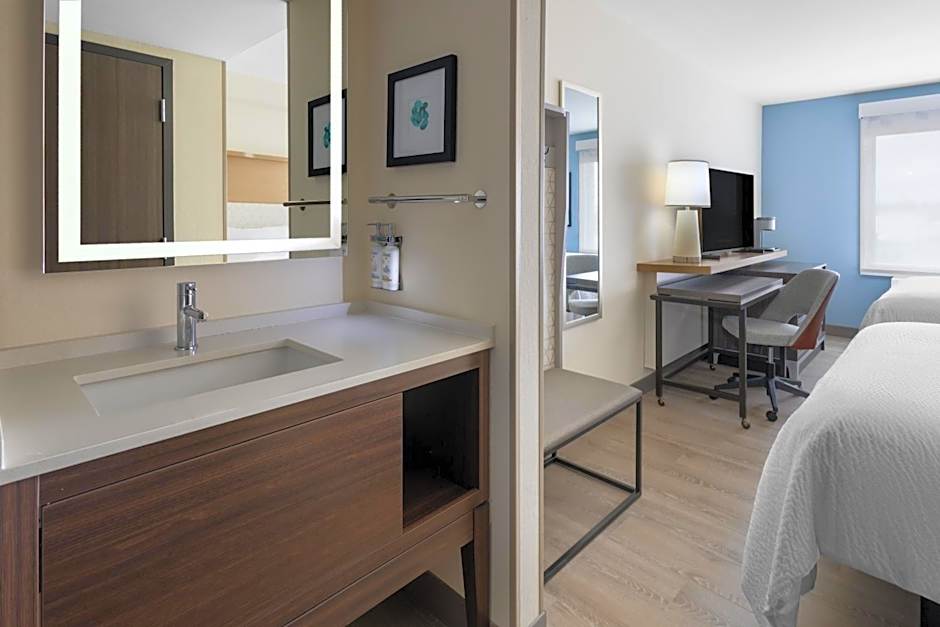 Holiday Inn & Suites Richmond West End by IHG