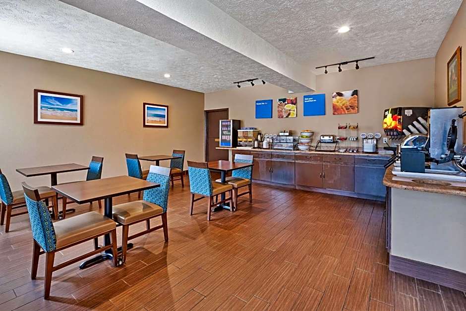 Comfort Inn Whitehall Near Michigan's Adventure