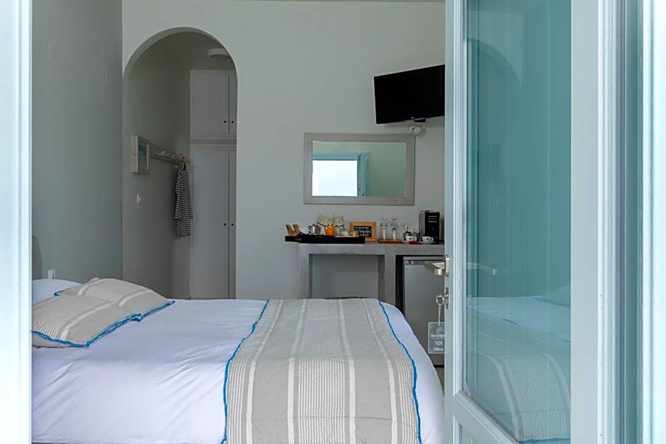 Blue Dolphins Apartments