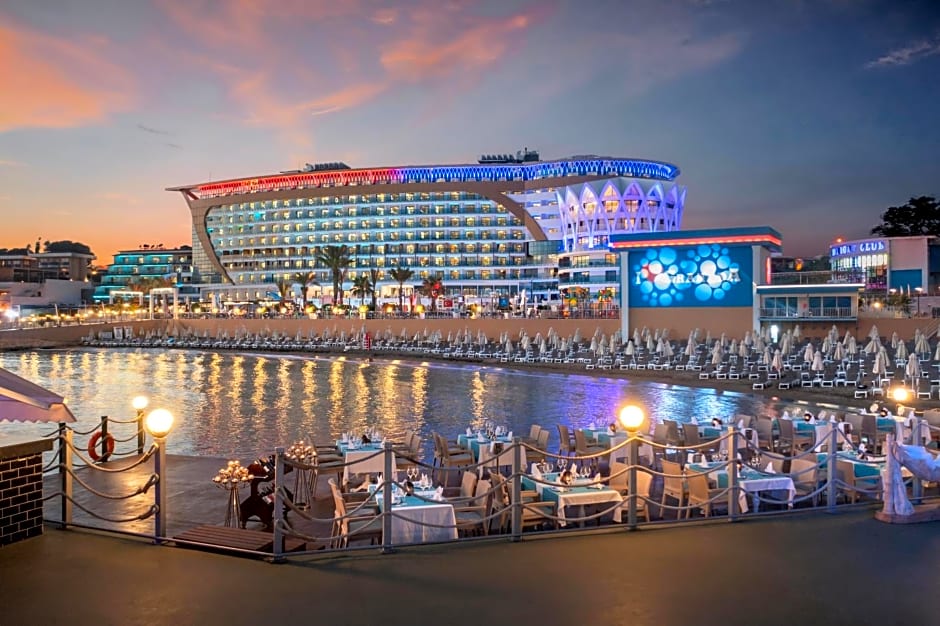 Granada Luxury Okurcalar