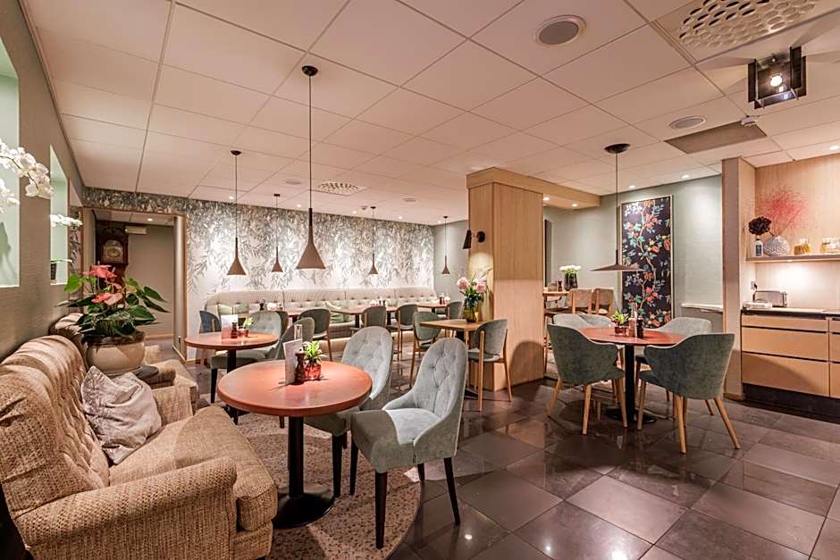 Home Hotel Wellington