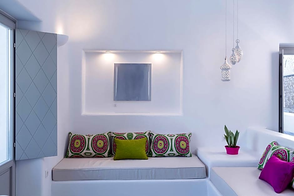 Skyfall Suites - Adults Only