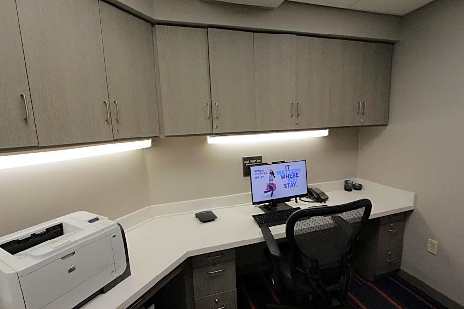 Hampton Inn By Hilton And Suites Seal Beach