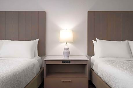 2 Queen Beds, Nonsmoking, Beach View, Balcony