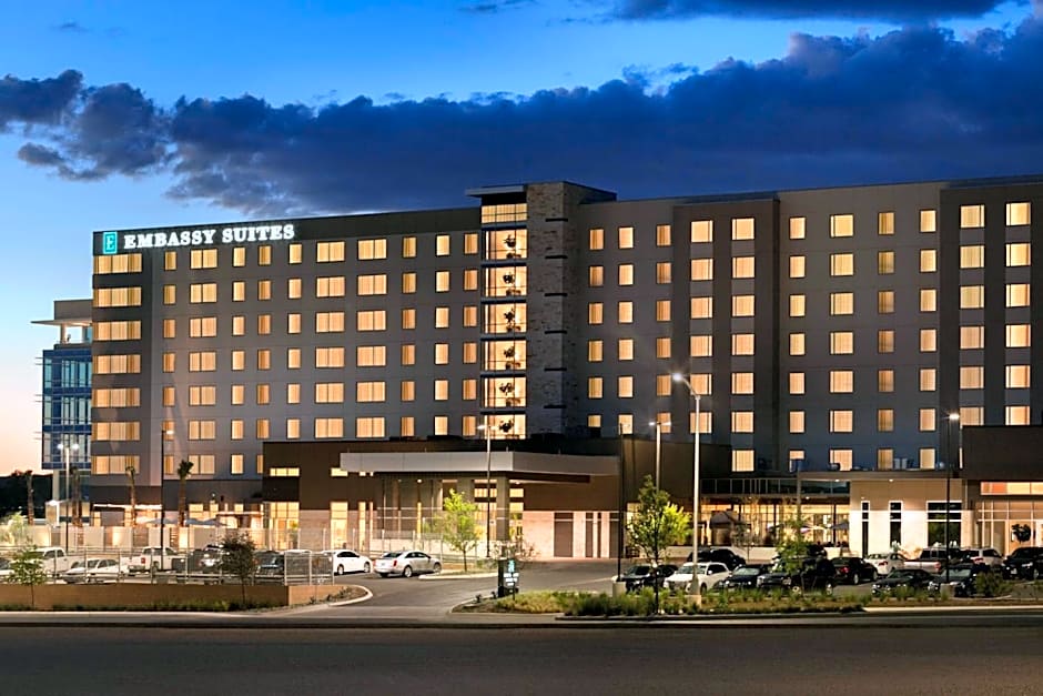 Embassy Suites By Hilton San Antonio Landmark