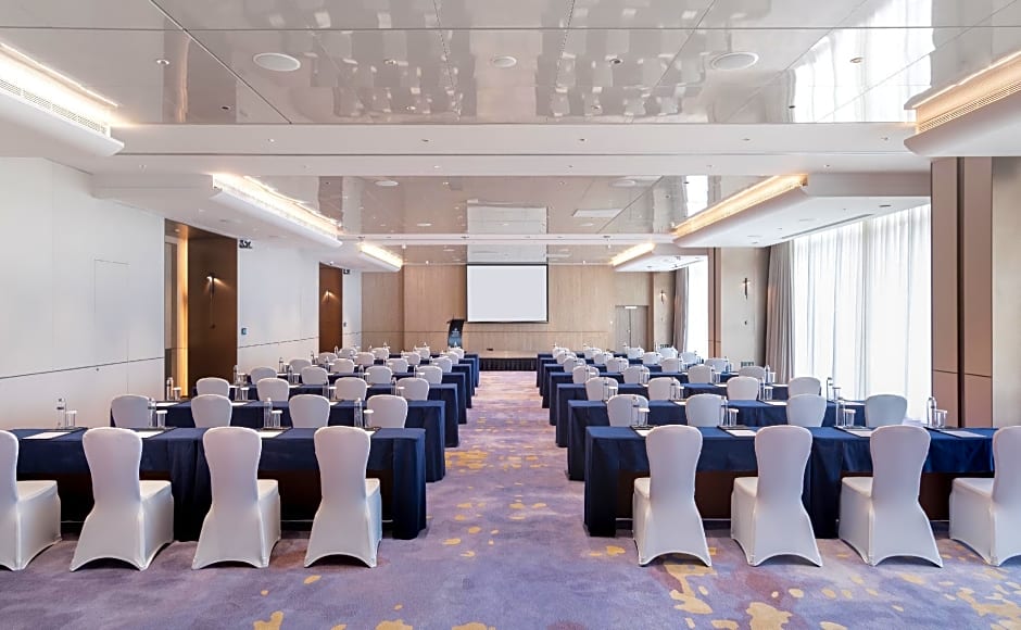 Hilton Shenzhen World Exhibition & Convention Center （Qianhai Snow World）