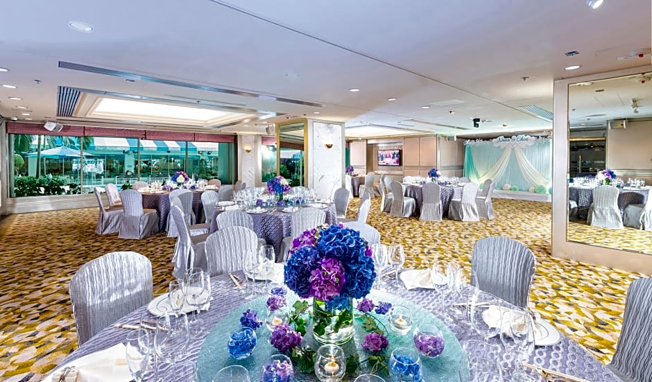 Regal Riverside Hotel