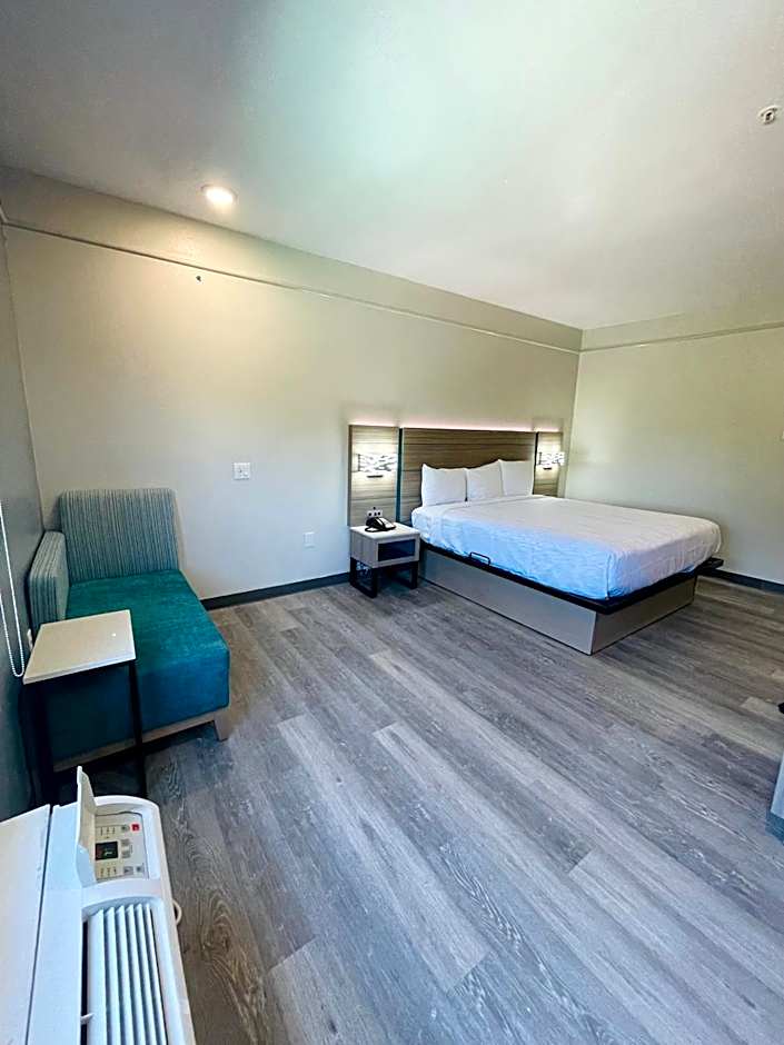 Sonesta Essential North Houston