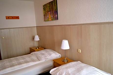 Twin Room with Shower