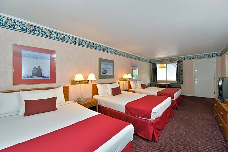 Travelodge by Wyndham Mackinaw City