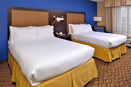 Queen Room with Two Queen Beds - Disability Access