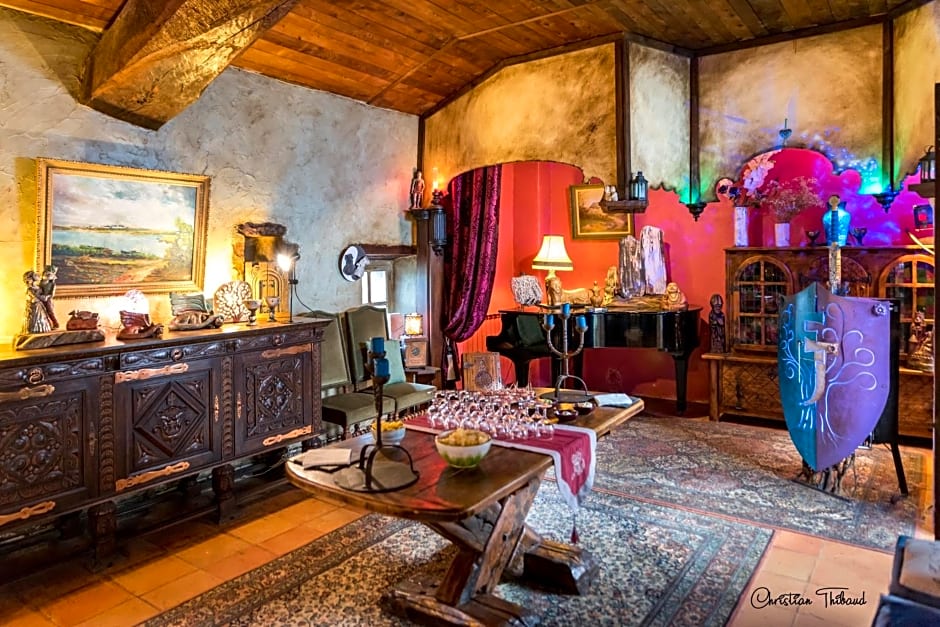 Suite Médiévale 40m2 chambre d' hôte du Mas Fabrègue