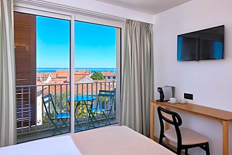 Superior Double Room with Balcony