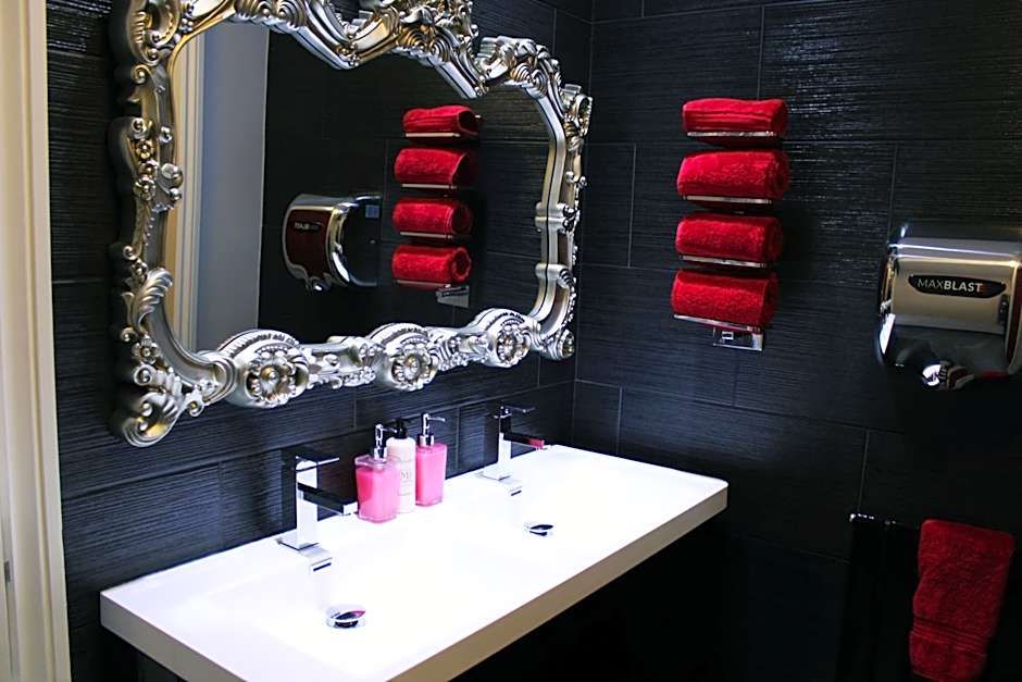 Grimscote Manor Hotel