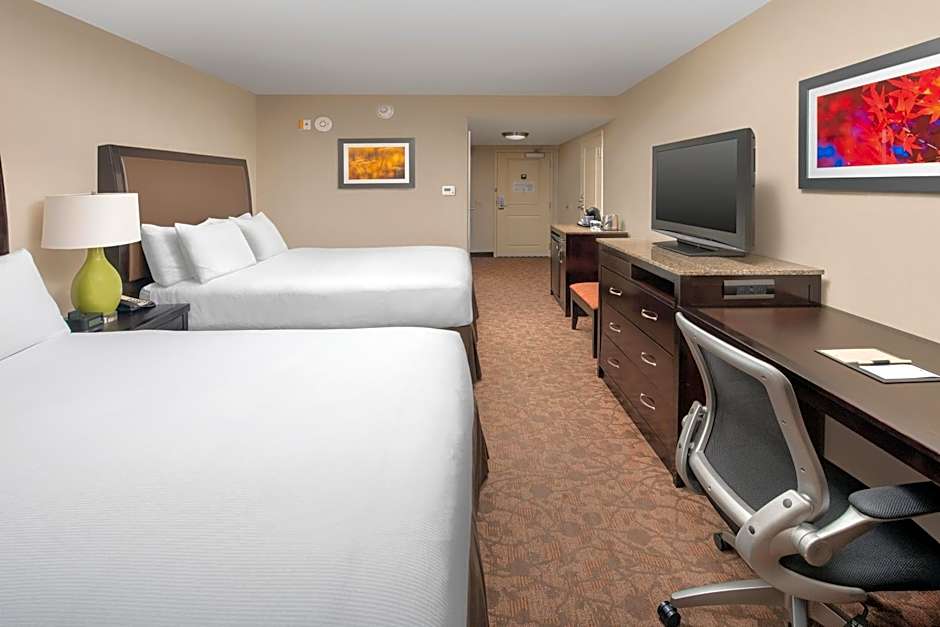 DoubleTree By Hilton Hotel Dulles Airport-Sterling