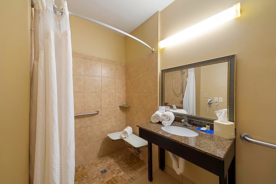 Holiday Inn Express Bloomington West