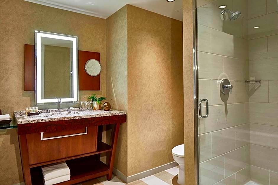 Renaissance by Marriott Atlanta Midtown Hotel