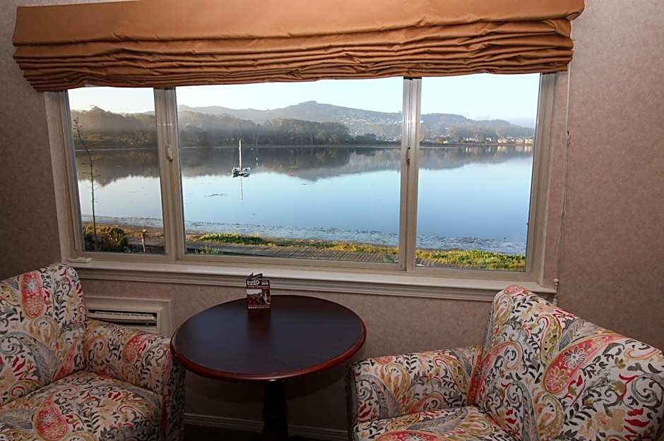Back Bay Inn