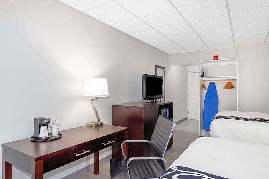 La Quinta Inn & Suites by Wyndham Lynnwood