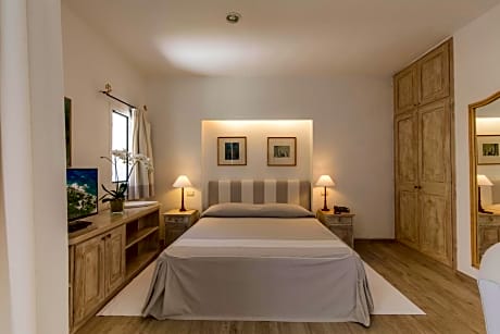 Junior Suite with Garden View