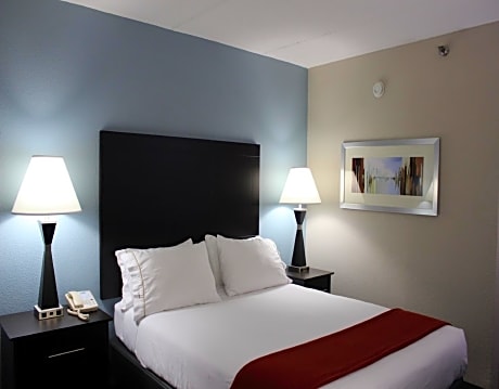 Standard Queen Room