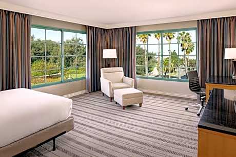 1 Queen Bed-Nonsmoking