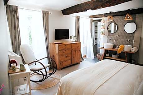 Appartement-Confort-Salle de bain et douche-Vue sur Jardin