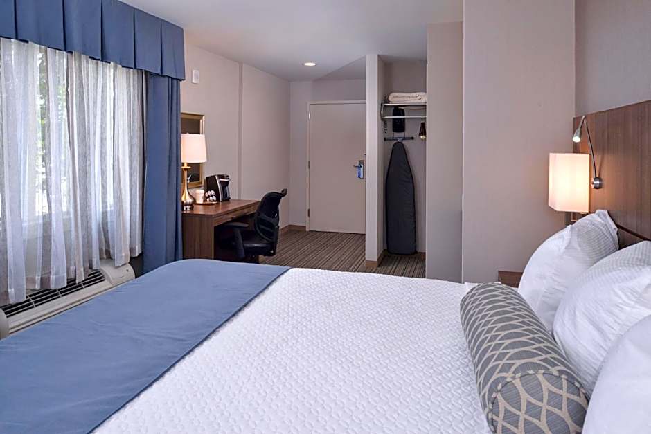 Anchored Inn at Hidden Harbor