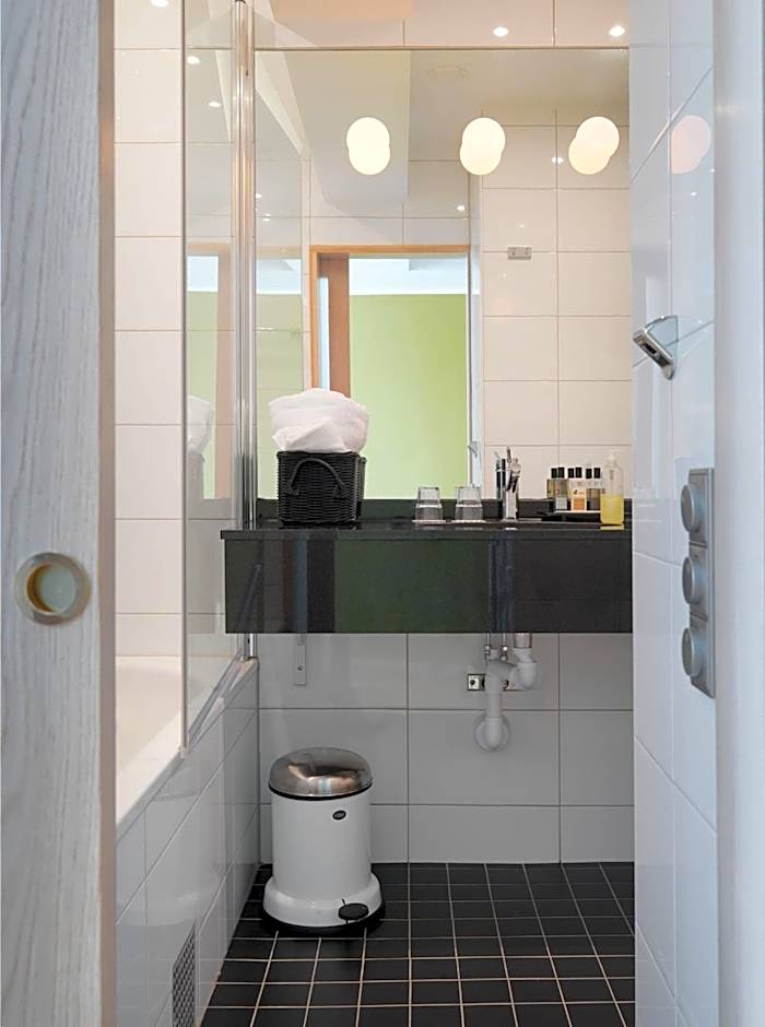 Home Hotel Wellington