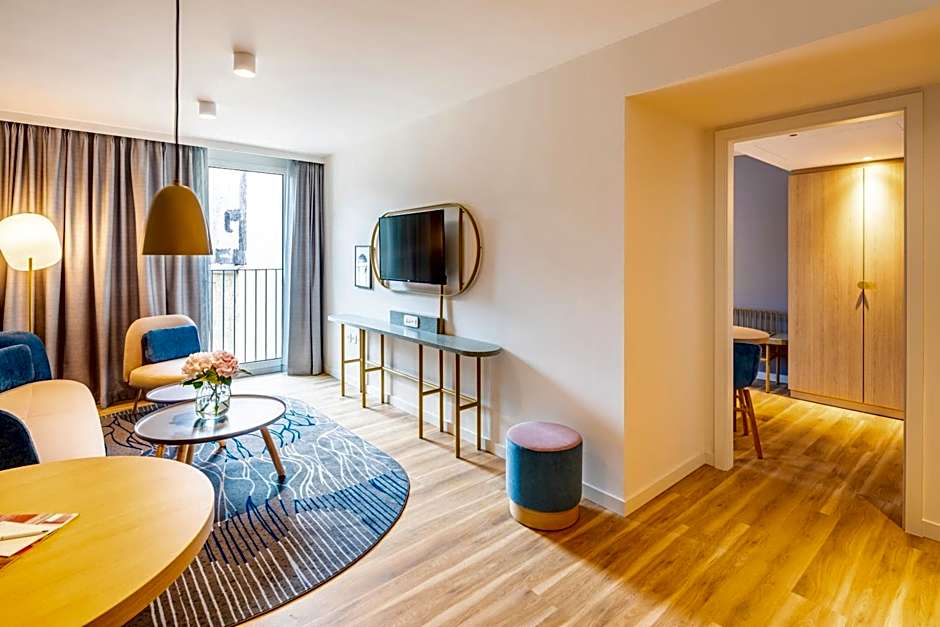 Capri by Fraser Leipzig