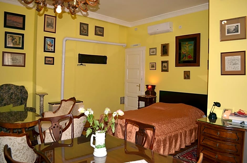 Central Market Apartments