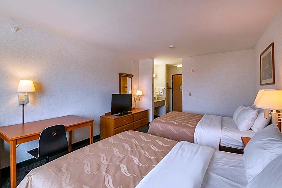 Quality Inn & Suites Belmont - Platteville