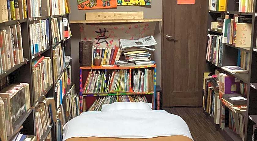 Kamagasaki University of the Arts Cafe Garden Guest House aka KAMAGEI