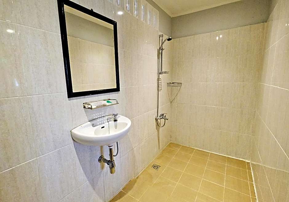 The Nalaya Hotel & Resto