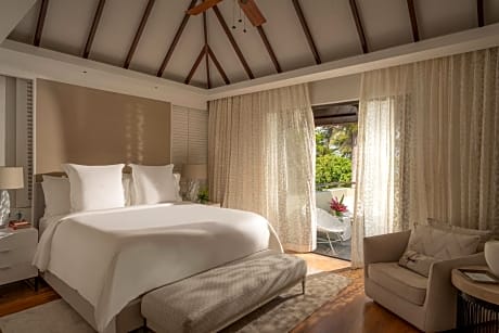 Five Bedroom Premium Oceanfront Private Retreat