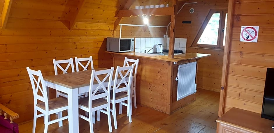 Domki Słoneczko z dostępem do jacuzzi sauny i rowerów